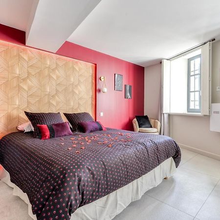 Les Gites De Laure - O Lit Divin, Instant De Volupte, Balneo Sauna, Climatisation, Netflix, 160M De La Cite Medievale قرقشونه المظهر الخارجي الصورة