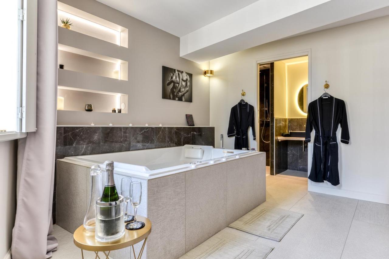 Les Gites De Laure - O Lit Divin, Instant De Volupte, Balneo Sauna, Climatisation, Netflix, 160M De La Cite Medievale قرقشونه المظهر الخارجي الصورة